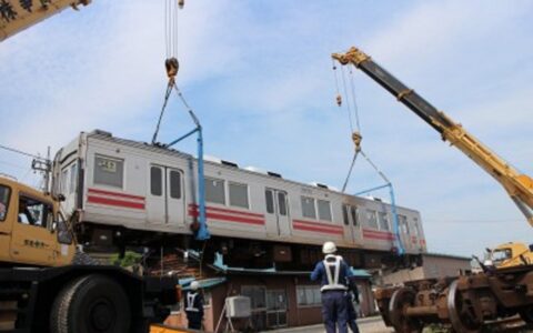 鉄道車両の陸上輸送(積込～輸送～荷卸)