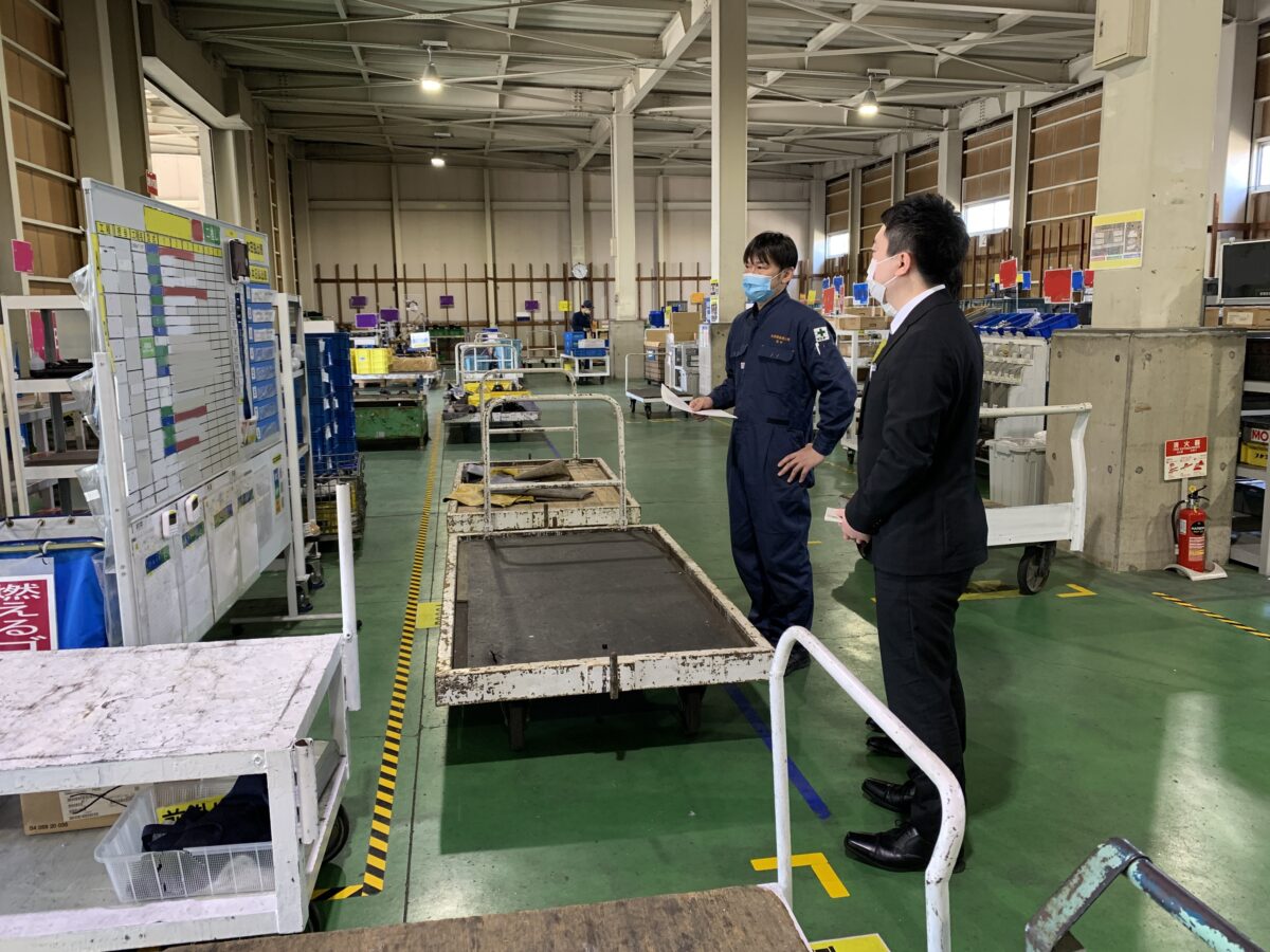 会社見学(倉庫内)のイメージ